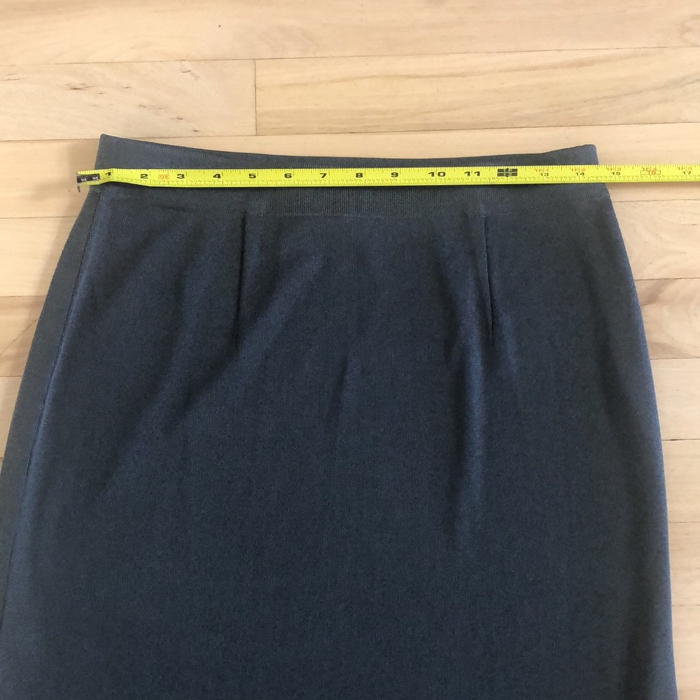 Exclusively Misook 22” Skirt S deep slate gray Knit stretch acrylic slate deep - Picture 9 of 11